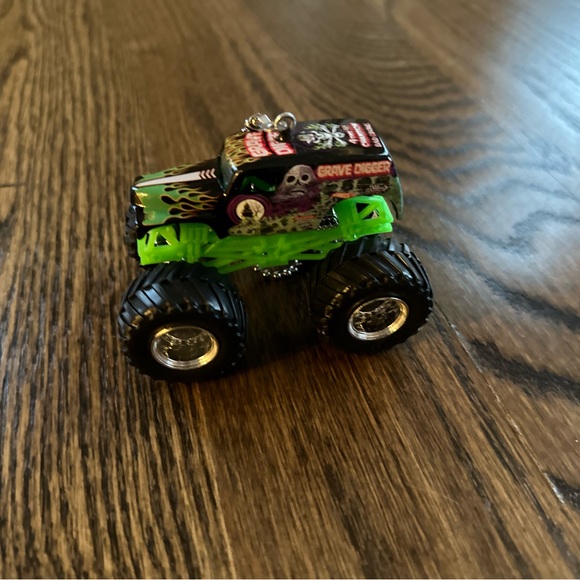Monster Truck - Grave Digger Fan Pull - Brand New - Picture 3 of 3